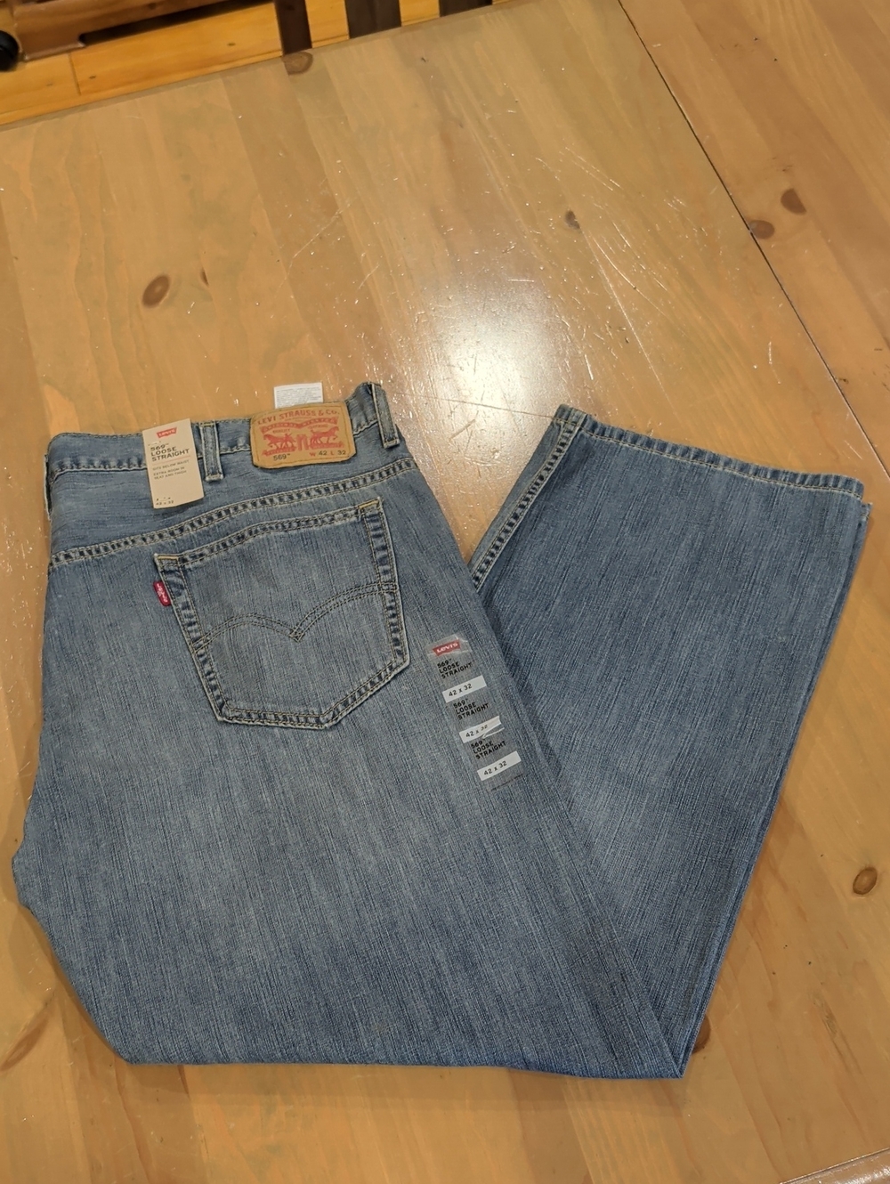 Levis 569 Loose Straight Fit Jeans Mens 42x32 Blue Denim NWT